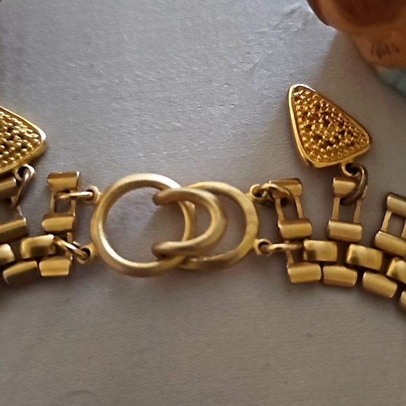 Egyptian Revival Gold Brushed choker - Picture 5 of 5